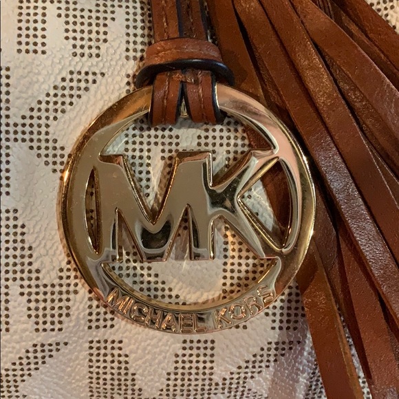 Authentic Michael Kors Purse - Picture 2 of 11